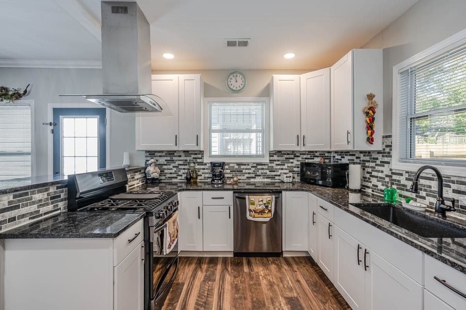 Large Kitchen 
