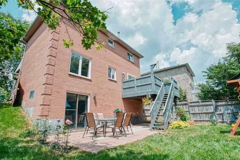Entrance to basement