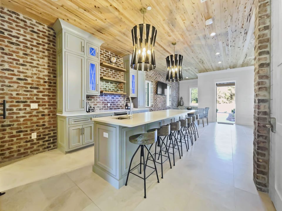 Summerwind | Wet Bar & Entertainment Area | 1st Floor