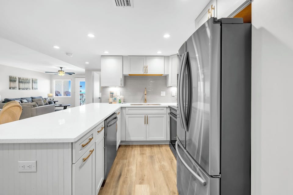 Full size kitchen