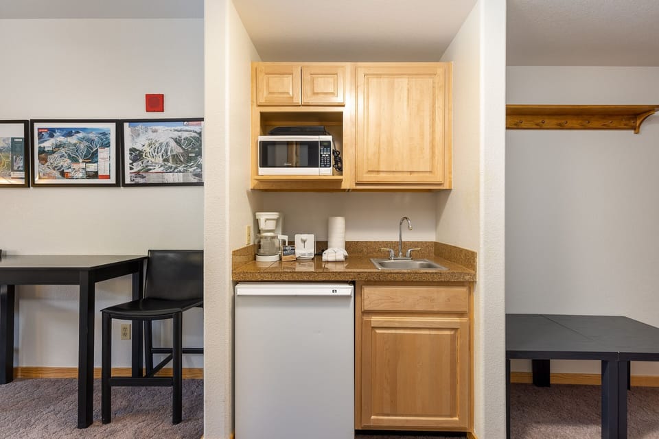 Studio | Private kitchen | Coffee/tea maker, fridge, toaster