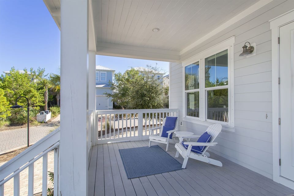 21-Deja-Blue-Front-Porch