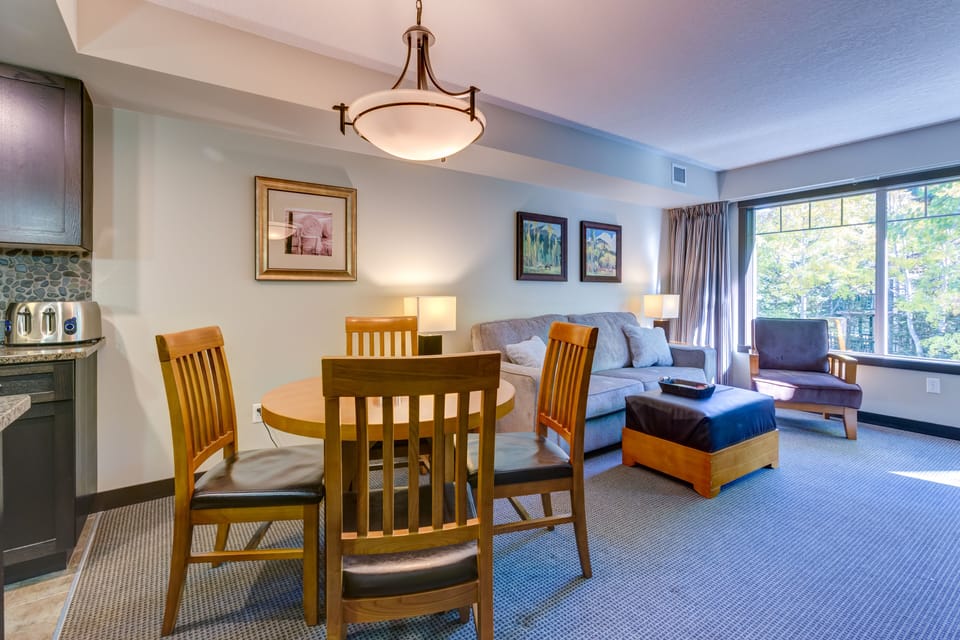 Dining Area for 4