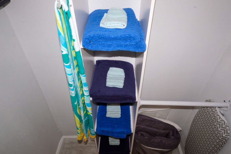 4 sets of towels+beach towel+bedding for trundle bed.