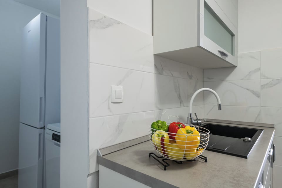 Apartment, 3 Bedrooms, Balcony, Garden View | Interior