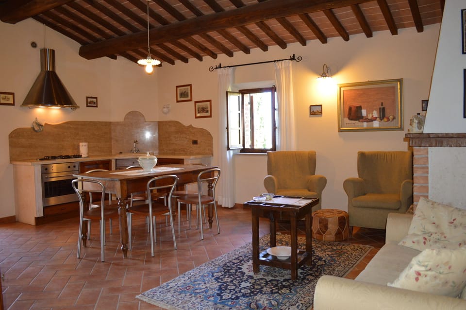Loft, 2 Bedrooms, Smoking, Patio | Dining room
