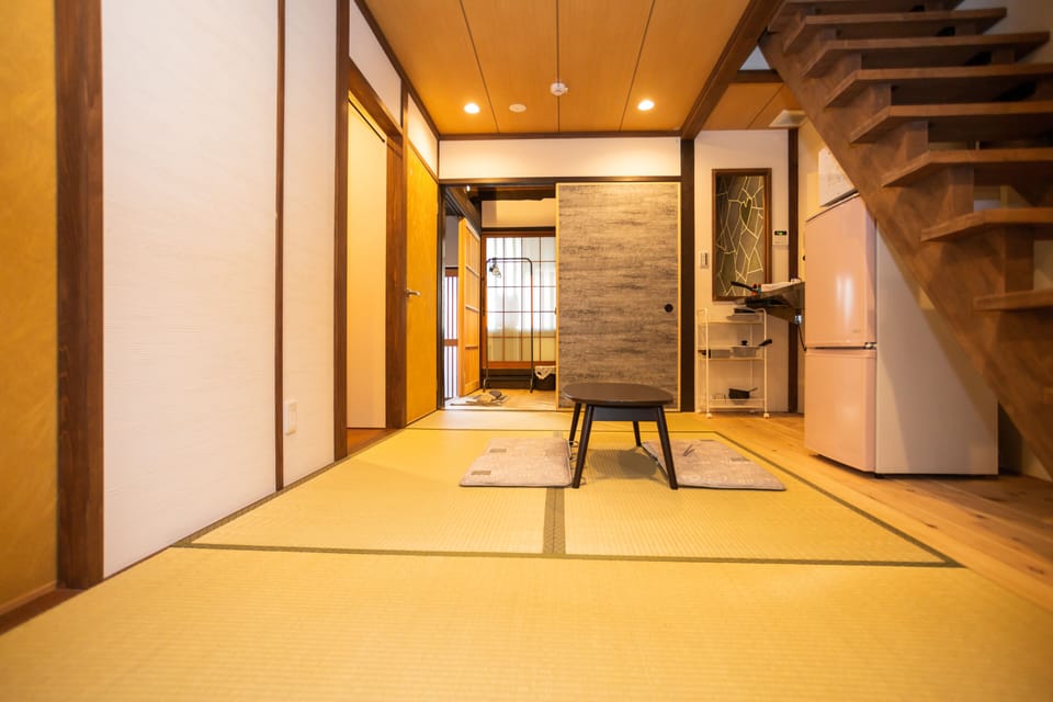 Comfort Townhome, Non Smoking | 2 bedrooms, desk, bed sheets