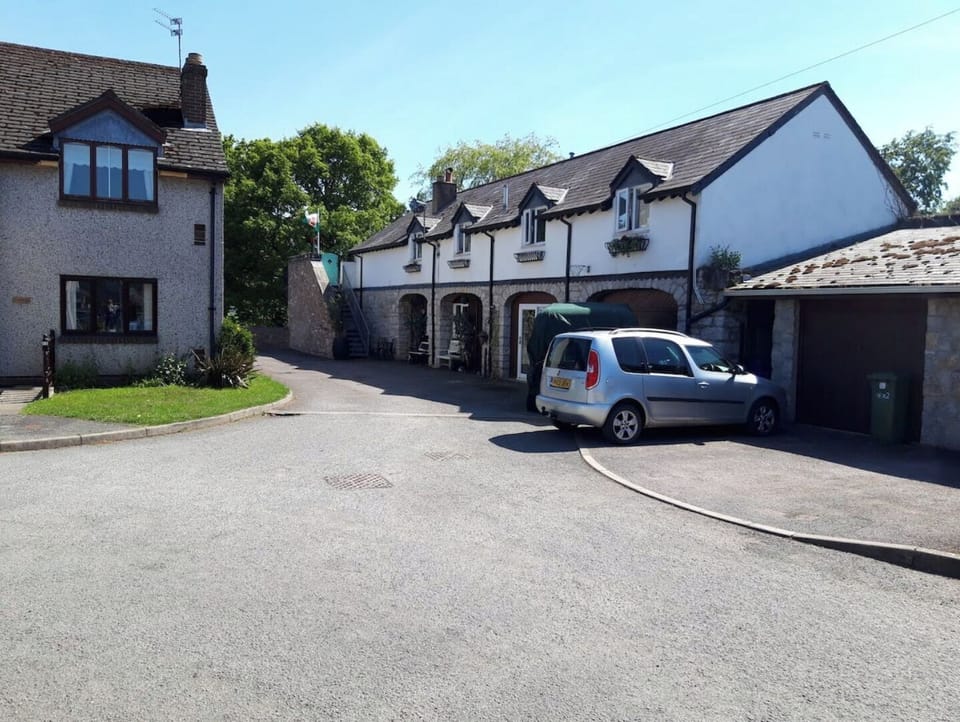 Your private Apartment is the farthermost stone archway of these former stables