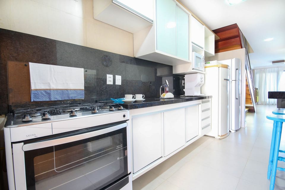 Villa | Private kitchen | Fridge, microwave, coffee/tea maker, cookware/dishes/utensils