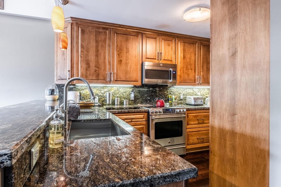 Deluxe Kitchen for Your Home-Cooked Meals
