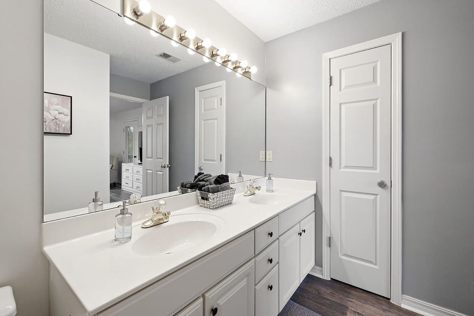 Master Suite Bathroom