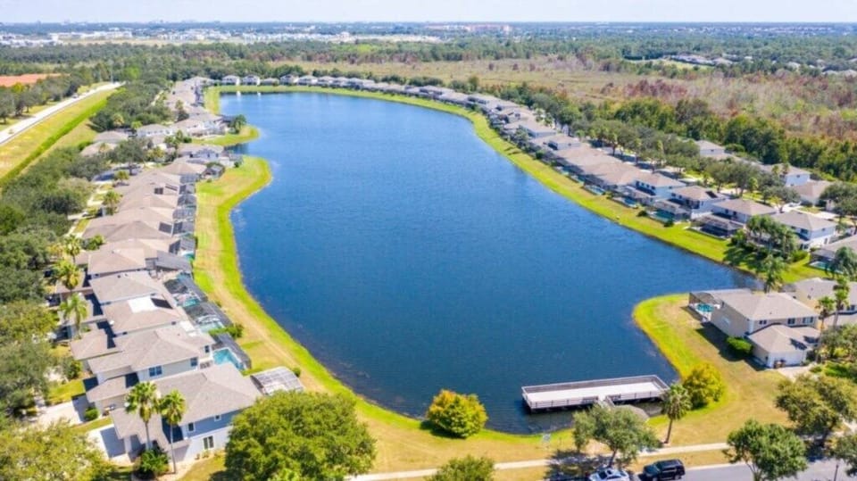 SunsetLakes Community 