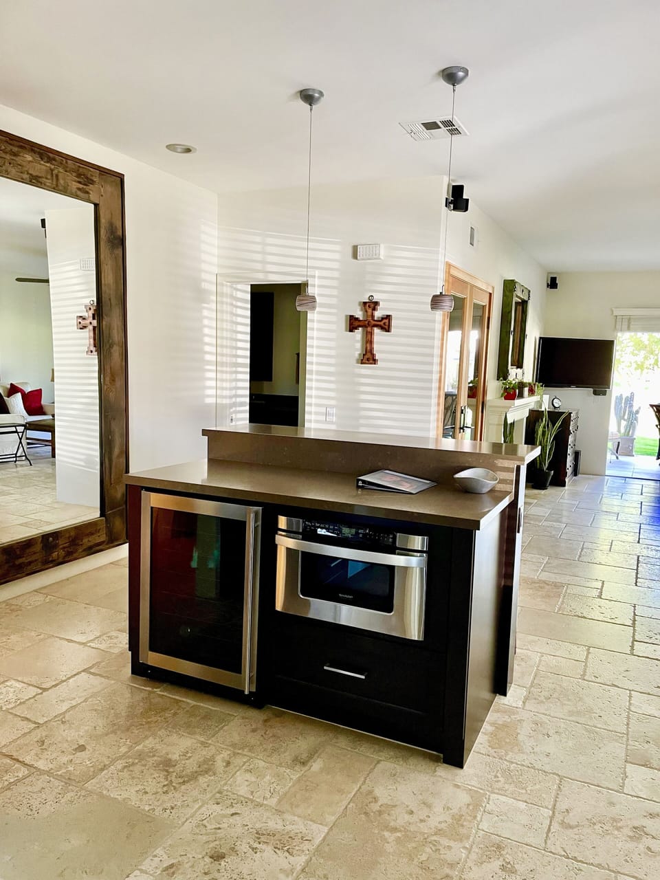 Beverage cooler and warming drawer 
