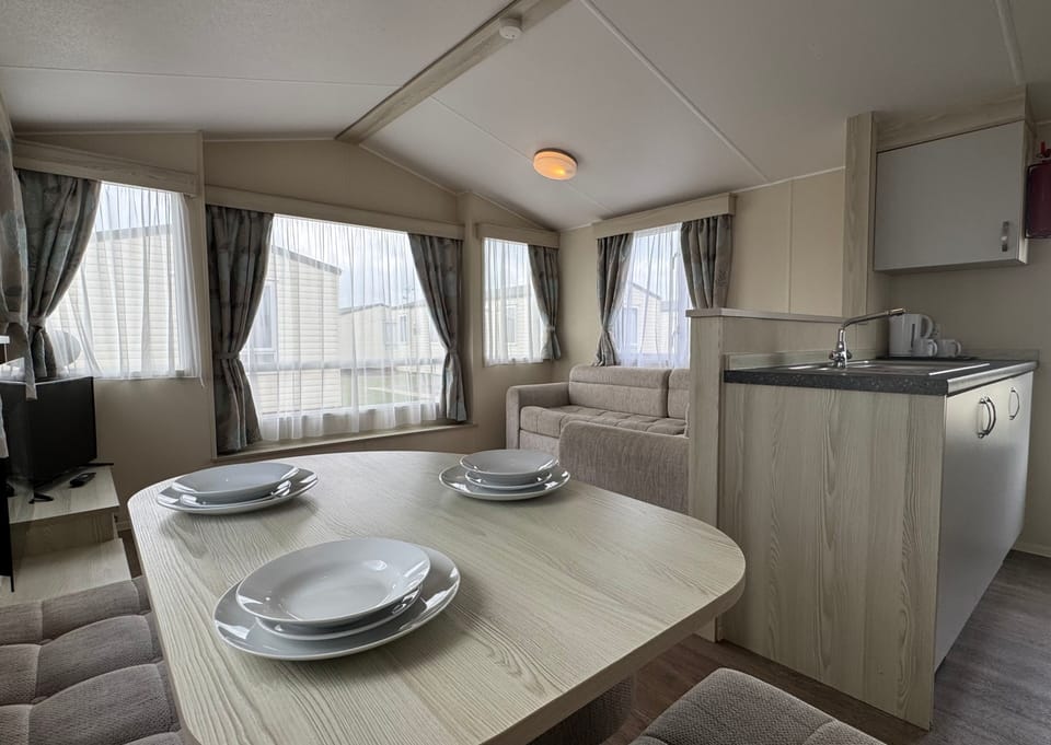 Deluxe Mobile Home | Living area