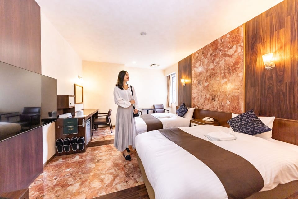 Twin Room, Non Smoking | Desk, free WiFi, bed sheets