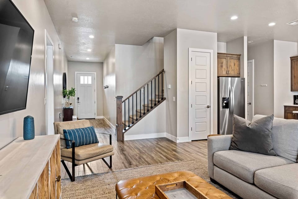 Townhome, 5 Bedrooms | Living area | Smart TV, streaming services