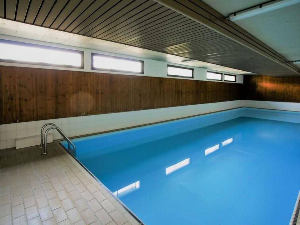 Pool Indoor