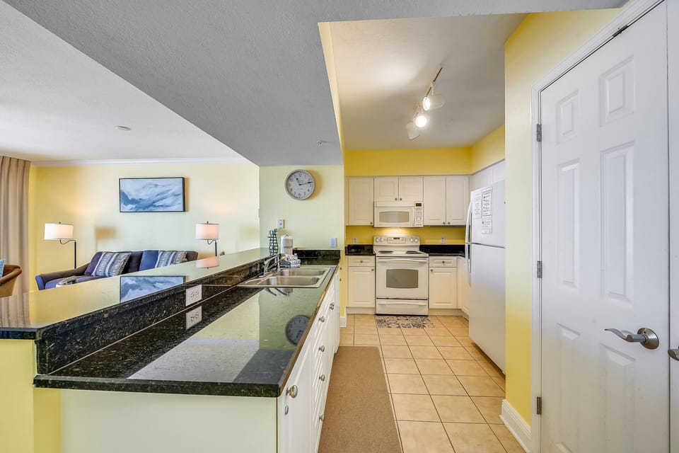 Full Size Kitchen