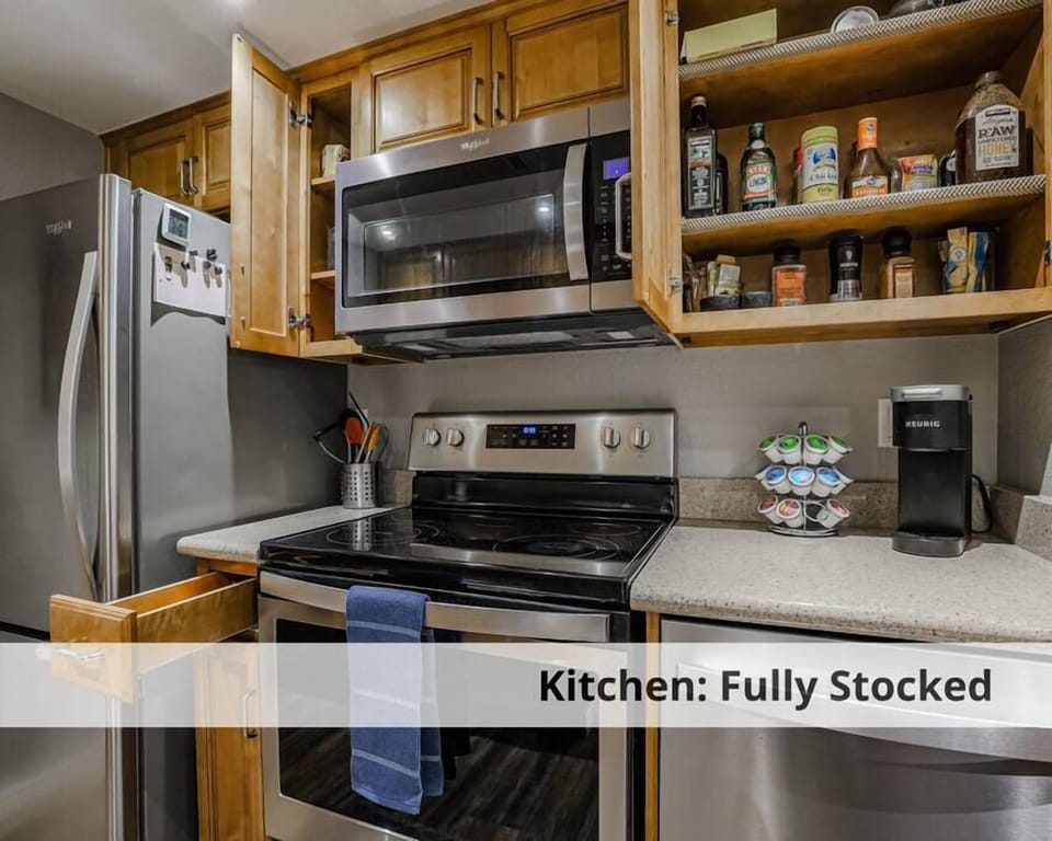 Kitchen | Fully stocked