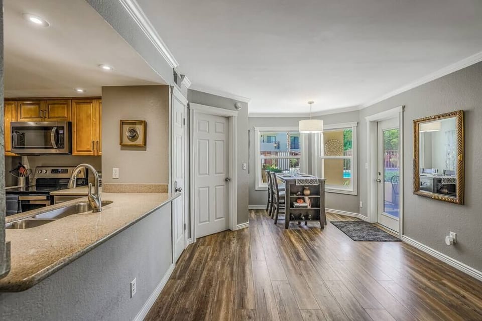 Kitchen | Dining area