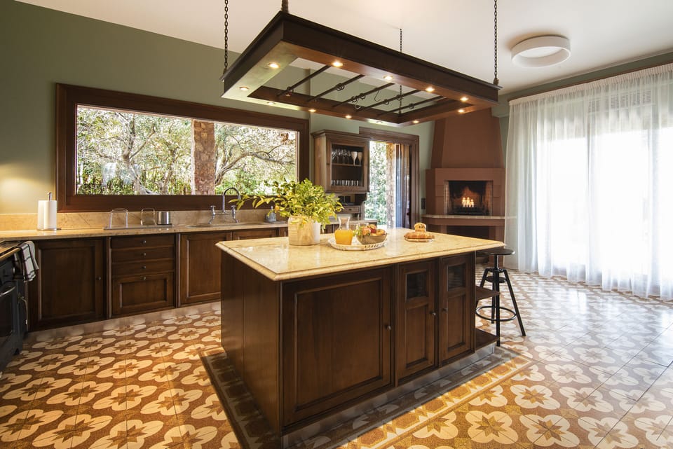 Superior Villa, 5 Bedrooms, Sea View | Private kitchen | Full-size fridge, microwave, oven, stovetop