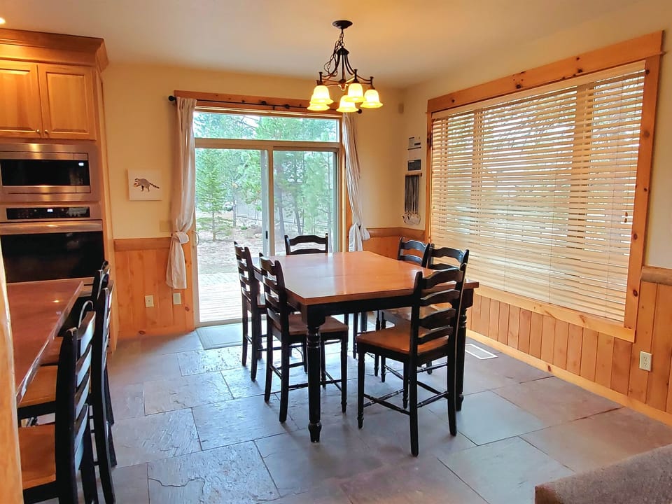 Casual Eating Area