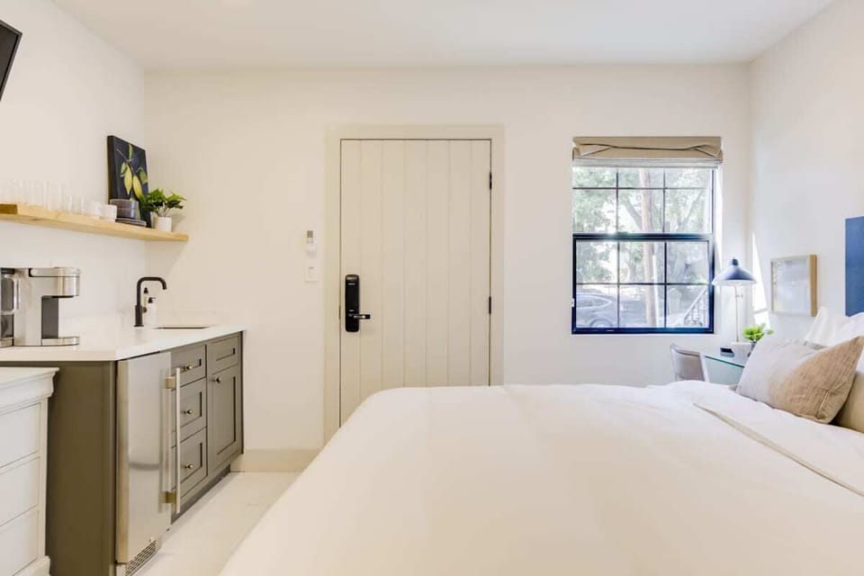 Charming boutique studio with king bed
