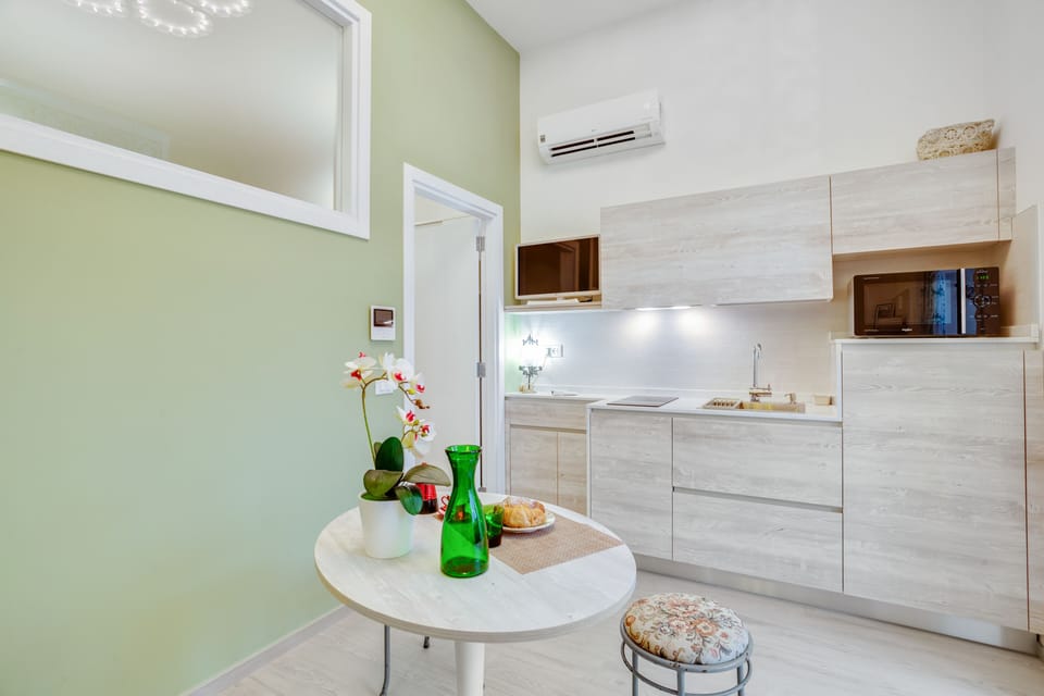 Apartment, 1 Bedroom | Private kitchen | Full-size fridge, microwave, stovetop, dishwasher
