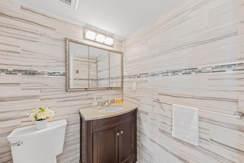 Bathroom (3)