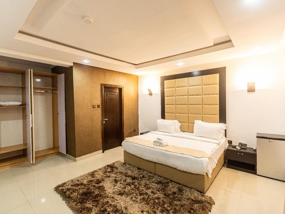 Apartment | 3 bedrooms, iron/ironing board, free WiFi, bed sheets