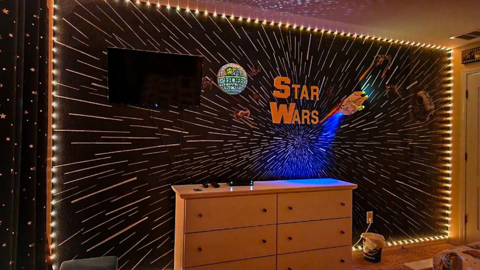 2nd Floor- In a Galaxy far, far away - Star Wars Bedroom- 2 Twin Beds