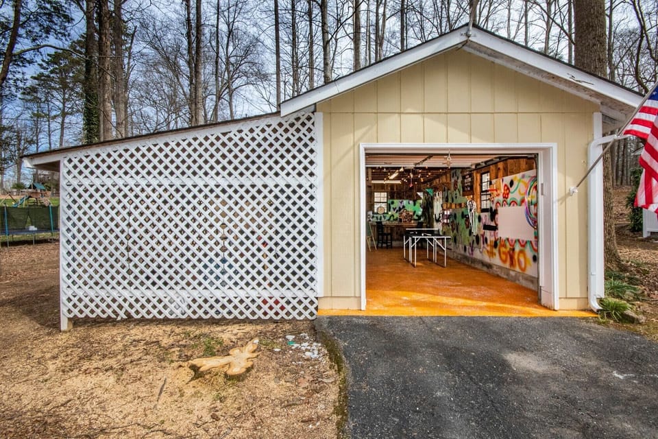 Smokey’s Clubhouse with door open.  Faces the lake.
