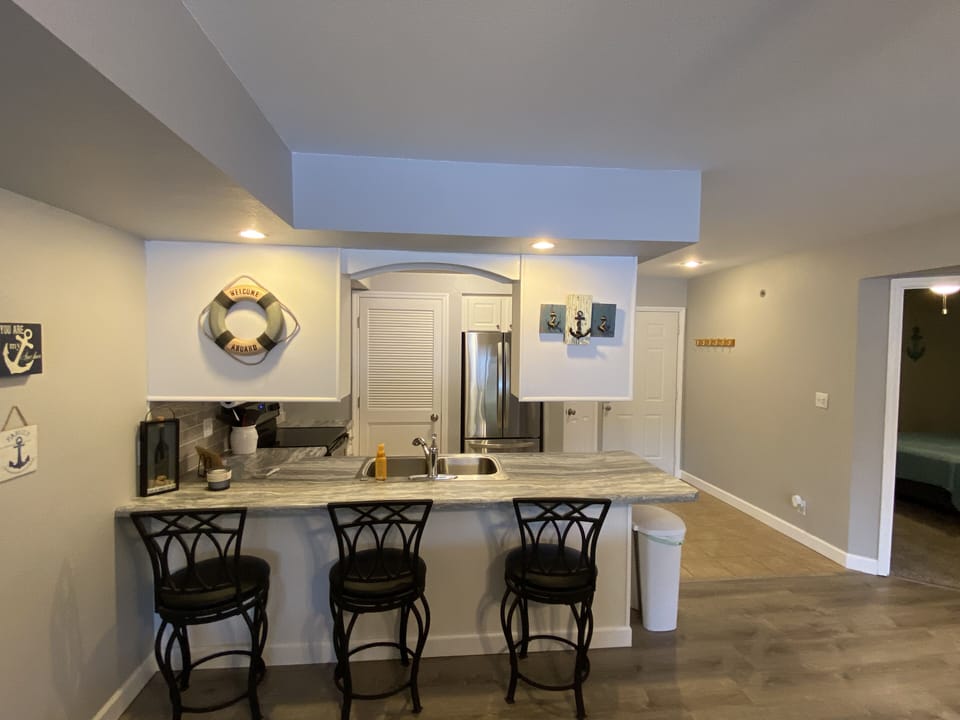 Kitchen area 3 bar stools