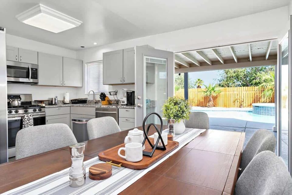 Can you imagine being the cook for your group who likes to take their time in the pool? For sure, this door will be their favorite, coming in and going out to have themselves some food to munch as they enjoy the Nevada weather.