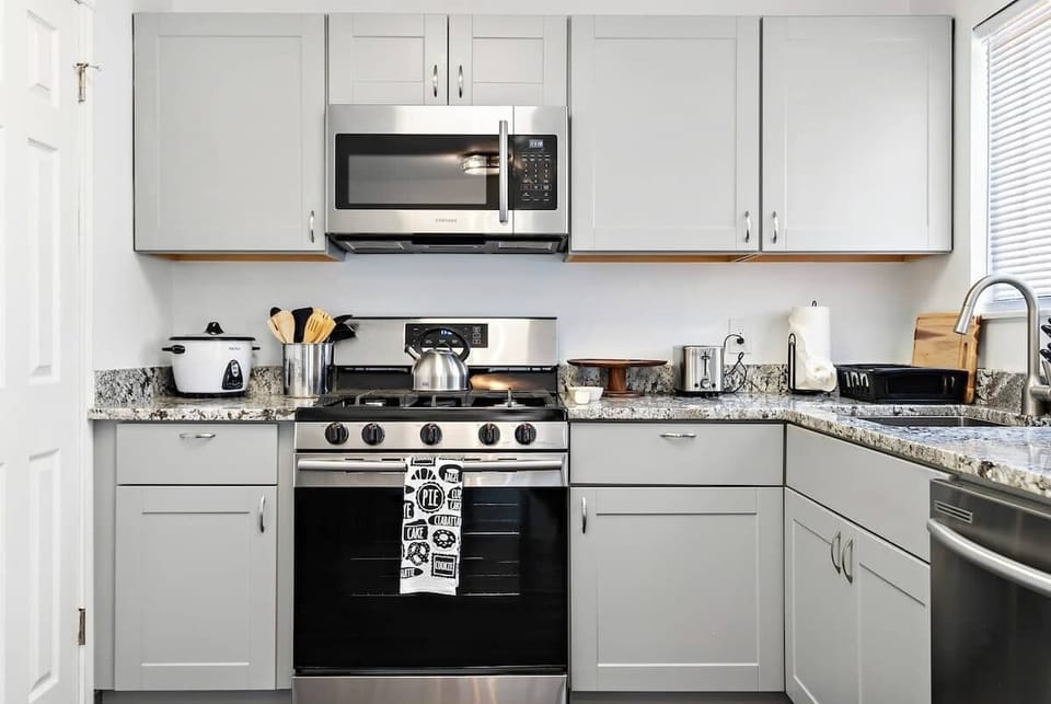 A vacation is a perfect time for the family and friends to bond over home-cooked meals, so we made sure that our kitchen has the basics that you need. Feel free to bring your own special pots and pans if you need to :)