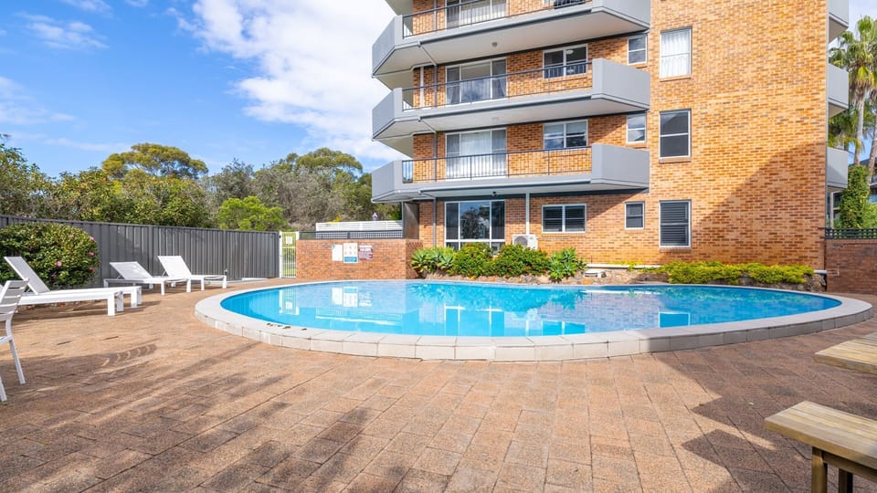 Complex pool