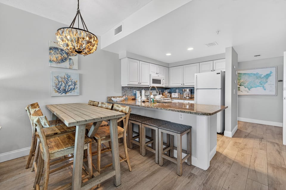 Another look at this beautiful dining area