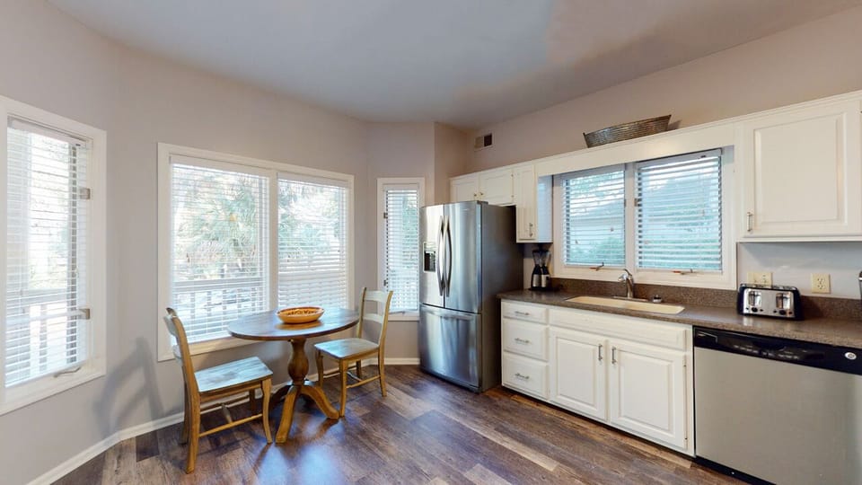 Open Bright Kitchen