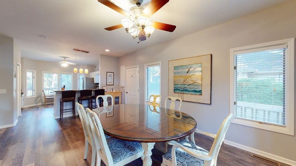 Dining Room with Seating for Eight