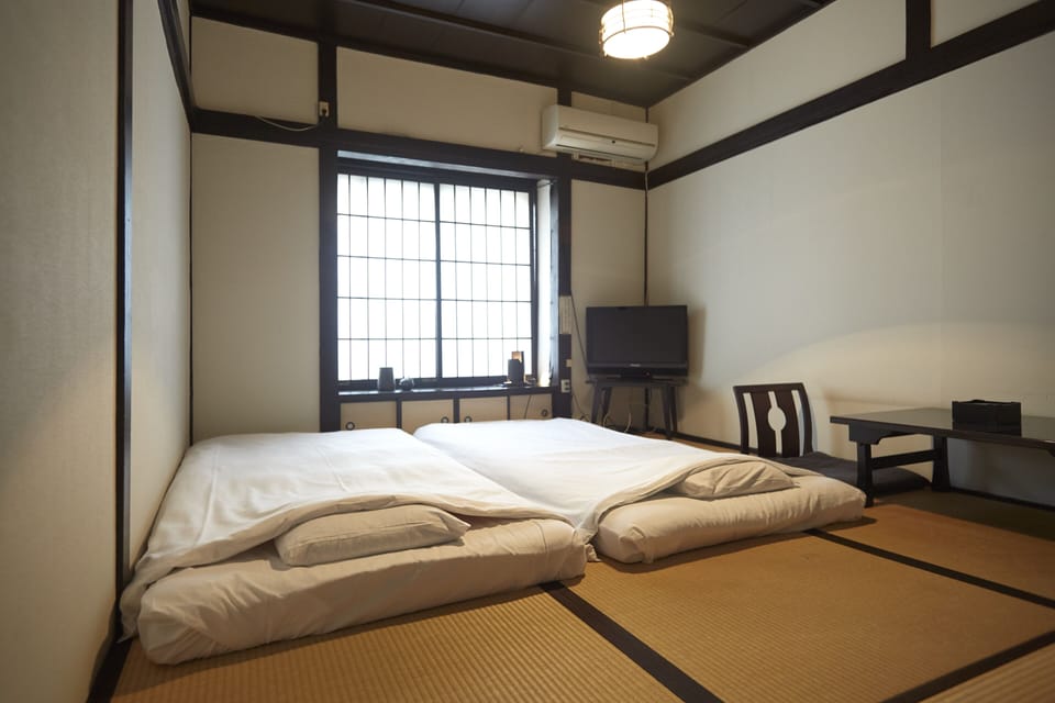 Traditional Twin Room, Multiple Beds (For 2 people,Check in time 4pm-10pm) | WiFi (free), bed sheets