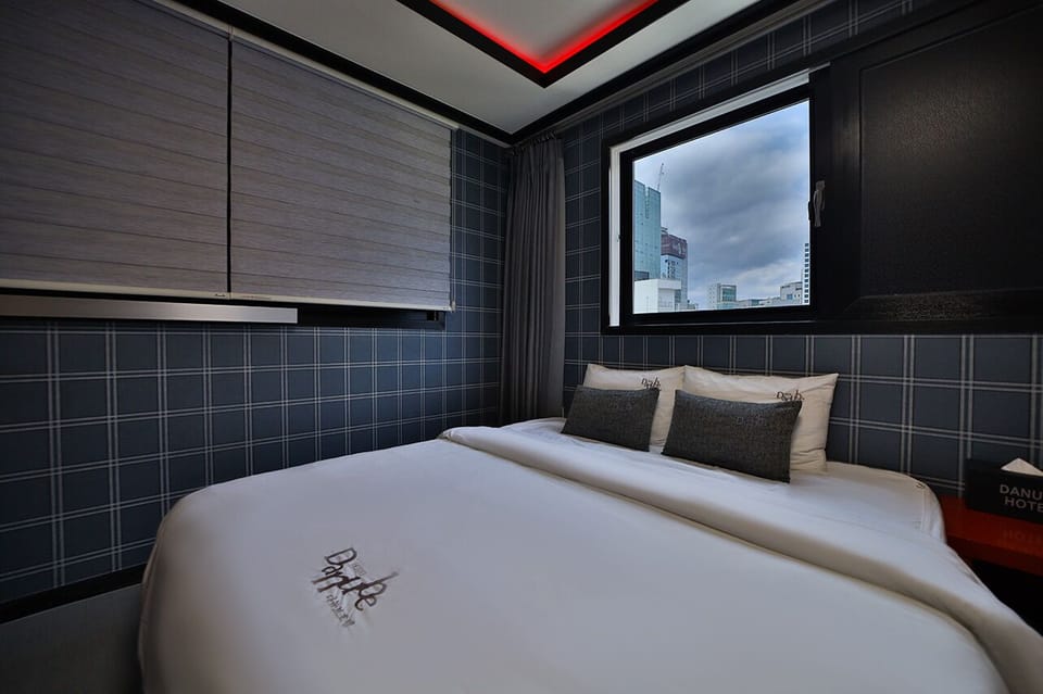 Deluxe Twin Room | Soundproofing, free WiFi, bed sheets