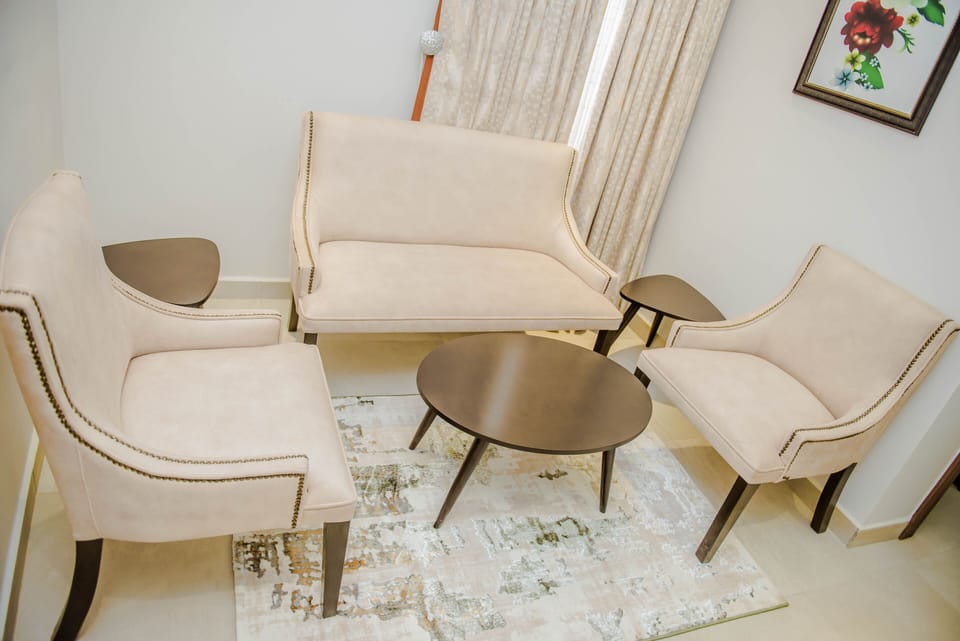Business Suite | Free WiFi, bed sheets