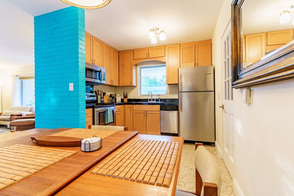 This kitchen is equipped with everything you may need for your vacation!