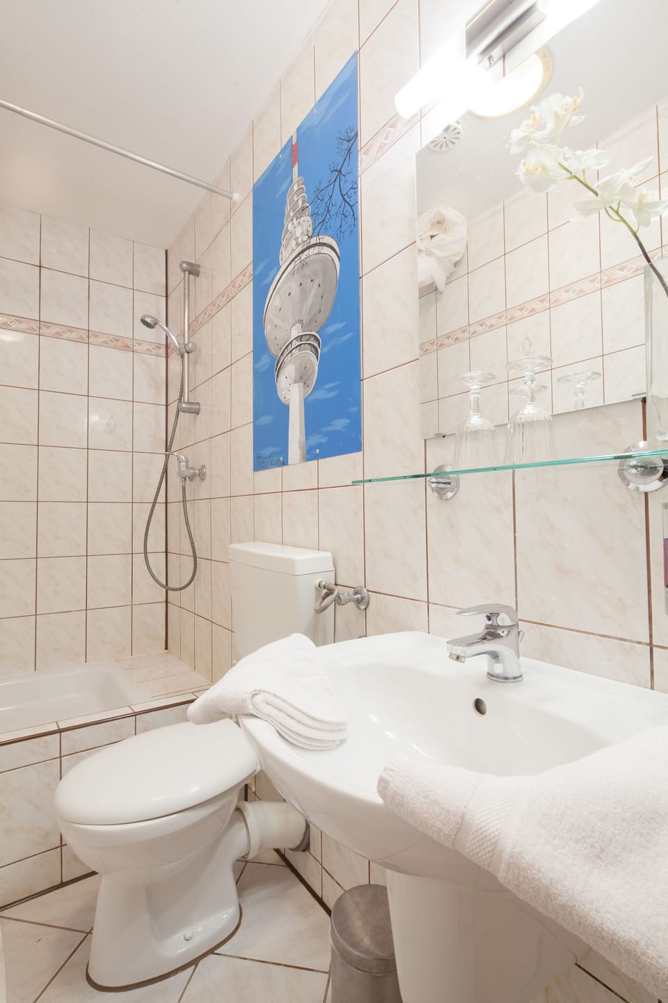 Double Room | Bathroom | Shower, towels