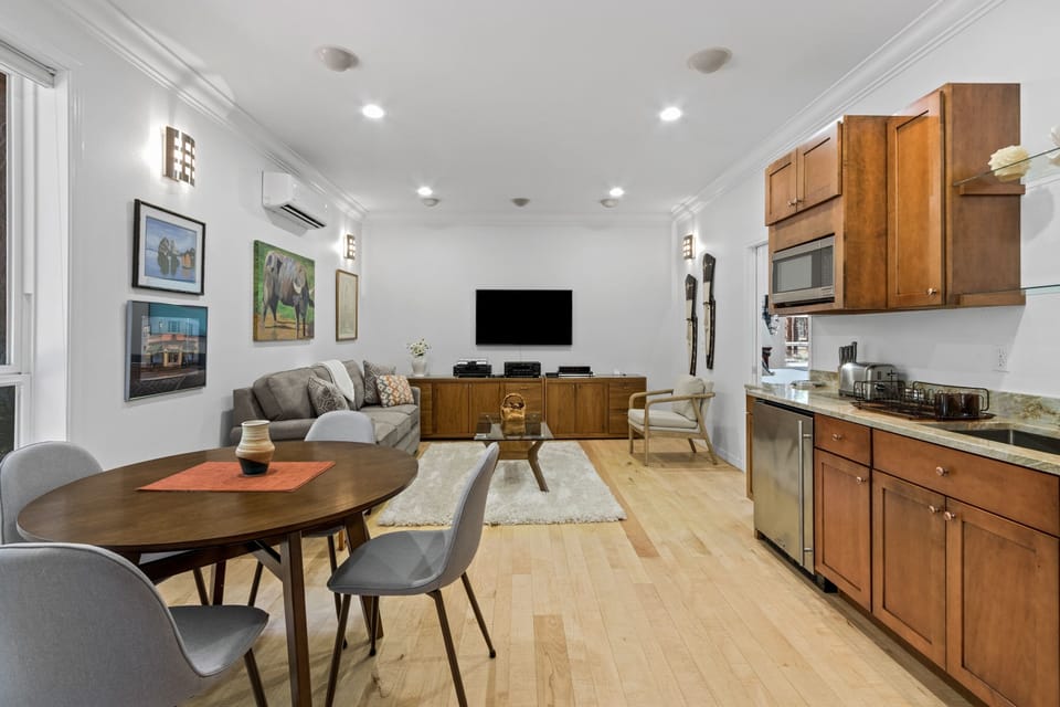 House, 1 Bedroom | Private kitchen | Fridge, microwave, coffee/tea maker, toaster