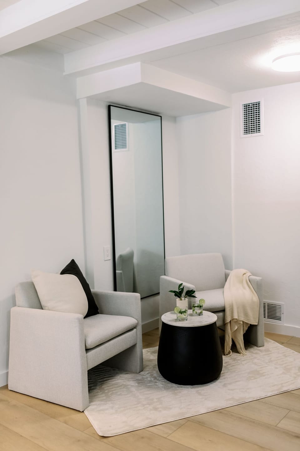 Bar lounge/ sitting area