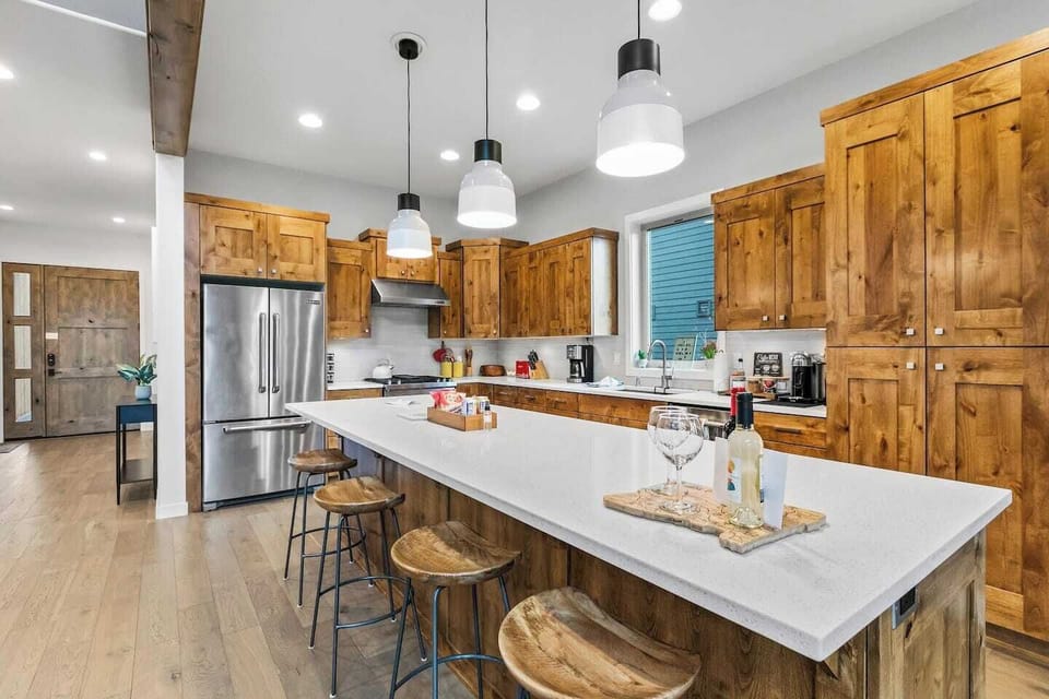 Large island counter for that morning breakfast