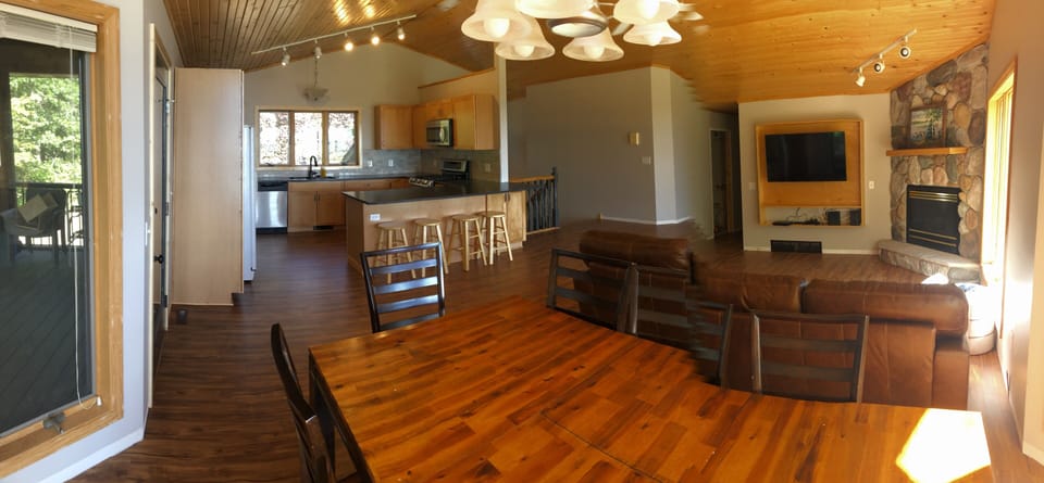 Dining for 8 at the table & 4 more at the nearby kitchen island.