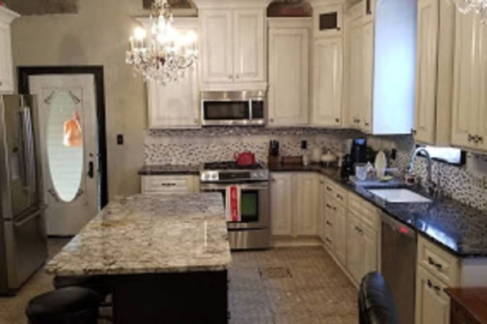 Common Area - Full Kitchen