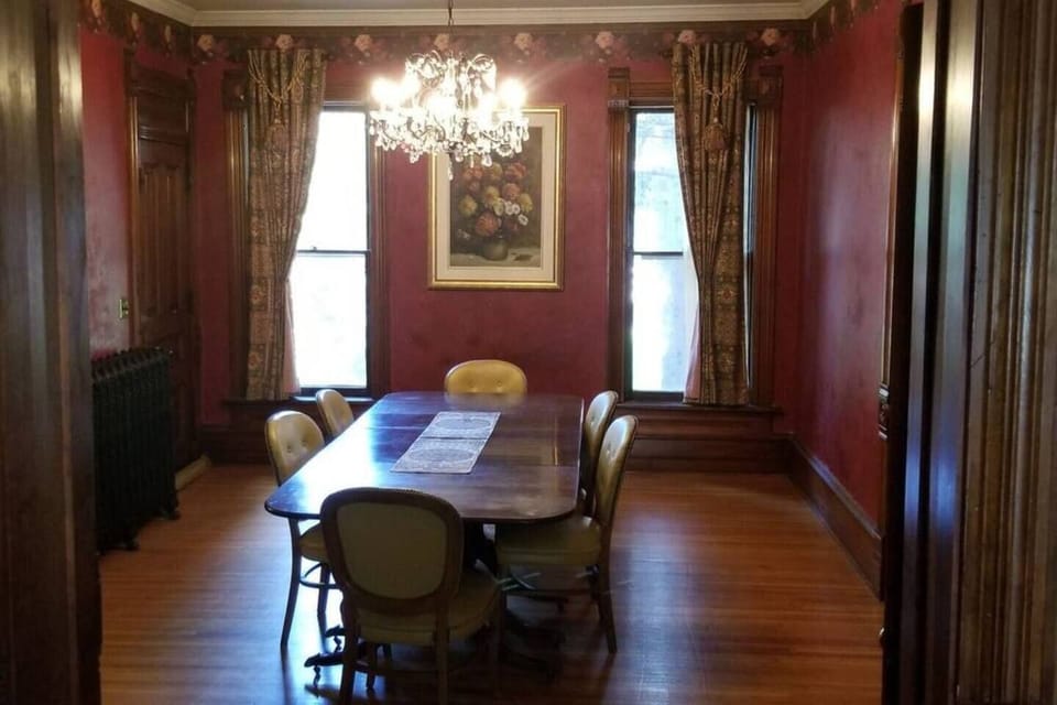 Common Area - Dining Room